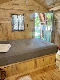 Inviting Cabin for a Peaceful Escape in Nature in Sturgis, South Dakota - Sturgis, South Dakota - glamping.directory