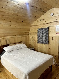 Inviting Cabin for a Peaceful Escape in Nature in Sturgis, South Dakota - Sturgis, South Dakota - glamping.directory