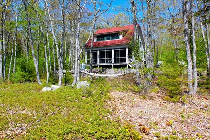 Rustic Chic Maine Cabin @ Diagonair near Sedgwick, Maine - glamping.directory