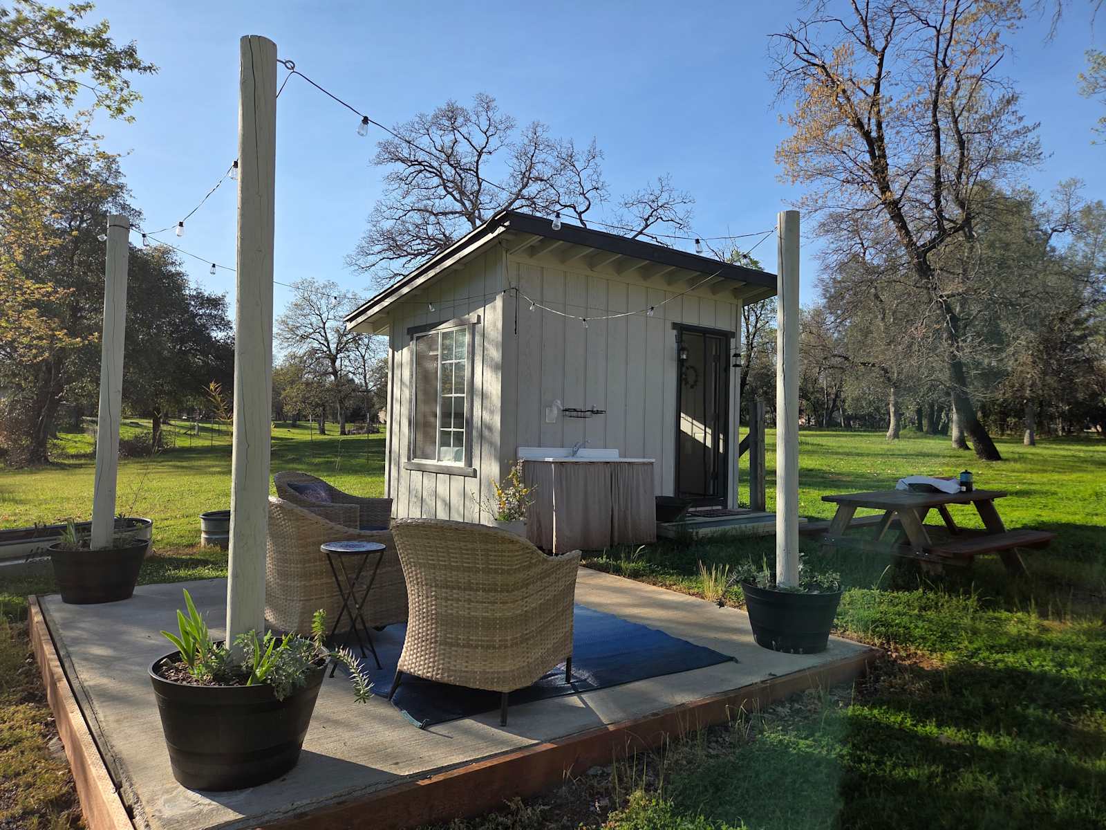 The Goat Shed - Bella Vista, California - glamping.directory