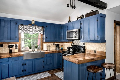 River Access Cabin with Hot Tub, Fire Pit and Kayaks for the Perfect Getaway in Rock Gap, WV - Rock Gap, West Virginia - glamping.directory