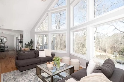 Waterfront Retreat with Spectacular Interior, Jacuzzi and Game Room in NC - Statesville, North Carolina - glamping.directory