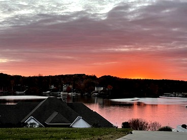 Waterfront Retreat with Spectacular Interior, Jacuzzi and Game Room in NC - Statesville, North Carolina - glamping.directory