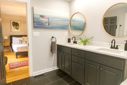Waterfront Retreat with Spectacular Interior, Jacuzzi and Game Room in NC - Statesville, North Carolina - glamping.directory