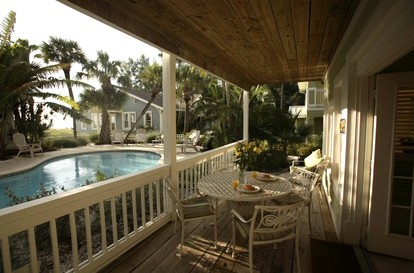 Charming Retreat with a Poolside Porch near Tampa, Florida - Indian Rocks Beach, Florida - glamping.directory
