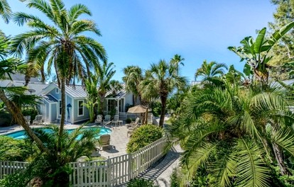 Charming Retreat with a Poolside Porch near Tampa, Florida - Indian Rocks Beach, Florida - glamping.directory