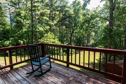 Mountain Cabin Rental Under Two Hours from Atlanta for Lake Nottely Getaway in Georgia - Blairsville, Georgia - glamping.directory