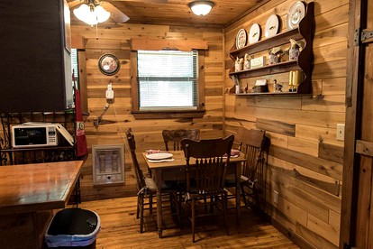 Mountain Cabin Rental Under Two Hours from Atlanta for Lake Nottely Getaway in Georgia - Blairsville, Georgia - glamping.directory