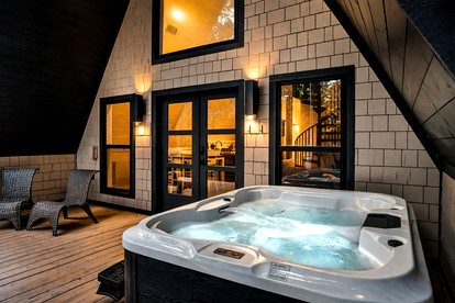 Embrace Nature in this Breathtaking A-frame with Hot-tub in Broken Bow, Oklahoma - Broken Bow, Oklahoma - glamping.directory