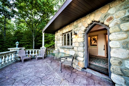 Breathtaking Cottage Rental on Castle Grounds Overlooking Lake George - Bolton , New York - glamping.directory