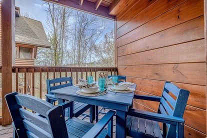 Wonderful Cabin with Spa and Equipped Deck in Tennessee - Pigeon Forge, Tennessee - glamping.directory