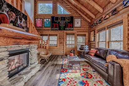 Wonderful Cabin with Spa and Equipped Deck in Tennessee - Pigeon Forge, Tennessee - glamping.directory
