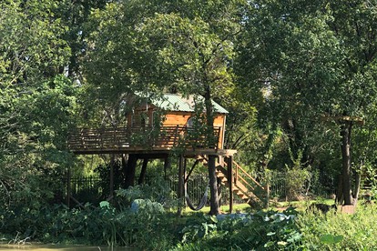 Gorgeous Tree House Rental with Lake Views for Glamping in Texas - Willis, Texas - glamping.directory