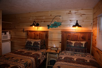 Lakeside Cabin Rental with an Outdoor Fire Pit in the Adirondacks of New York - Schroon Lake, New York - glamping.directory