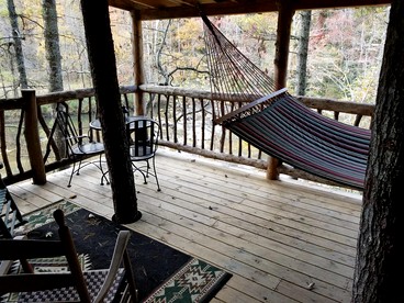 Secluded Tree House Cabin with a Beautiful View of the Tallulah River, Perfect for a Relaxing Weekend in the Woods - Lakemont, Georgia - glamping.directory