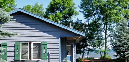 Cozy Lake Cabin Rental near the Porcupine Mountains in Michigan - glamping.directory