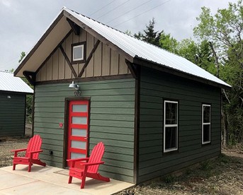 Charming Texas Cabin Rental for a Vacation in Honey Grove - glamping.directory
