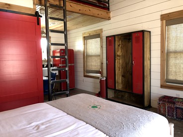 Charming Texas Cabin Rental for a Vacation in Honey Grove - Honey Grove, Texas - glamping.directory