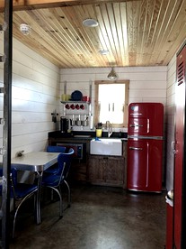 Charming Texas Cabin Rental for a Vacation in Honey Grove - Honey Grove, Texas - glamping.directory