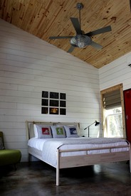 Charming Texas Cabin Rental for a Vacation in Honey Grove - Honey Grove, Texas - glamping.directory
