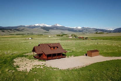 Secluded Cabin Rental with Gorgeous Views near Ennis, Montana - McAllister, Montana - glamping.directory