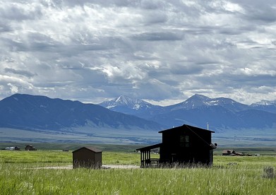 Secluded Cabin Rental with Gorgeous Views near Ennis, Montana - McAllister, Montana - glamping.directory