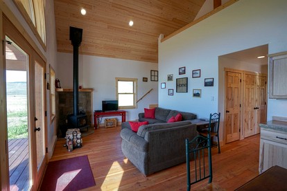 Secluded Cabin Rental with Gorgeous Views near Ennis, Montana - McAllister, Montana - glamping.directory