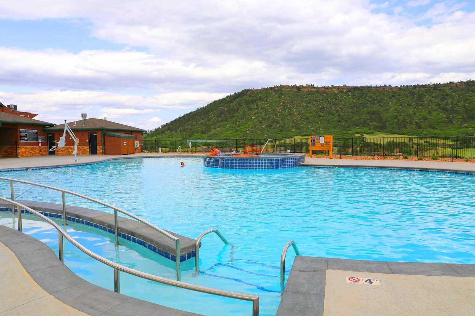 Yogi Bear's Jellystone Park™ Camp-Resort: Larkspur - Larkspur, Colorado - glamping.directory