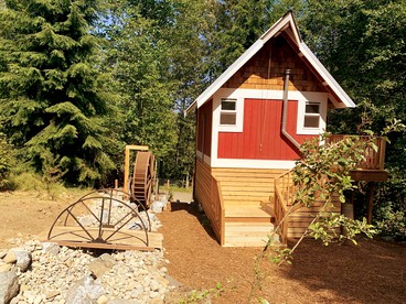 Magical Washington Tree House Mill for Romantic Getaways near Seattle - Snohomish, Washington - glamping.directory