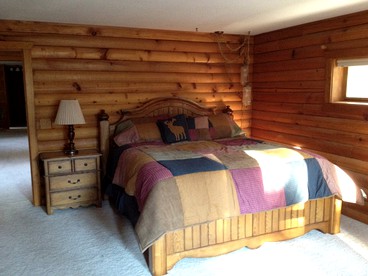 Spacious Mountain Cabin with a Hot Tub near Mount Rainier National Park, Washington - Naches, Washington - glamping.directory
