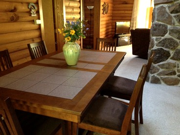 Spacious Mountain Cabin with a Hot Tub near Mount Rainier National Park, Washington - Naches, Washington - glamping.directory