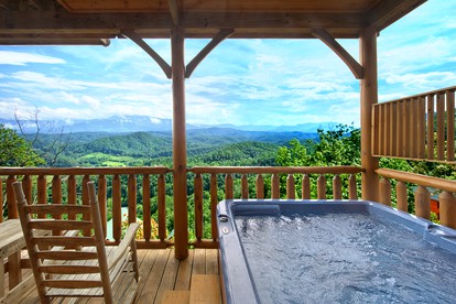 Inviting Pigeon Forge Cabin with Stunning Views - Pigeon Forge, Tennessee - glamping.directory