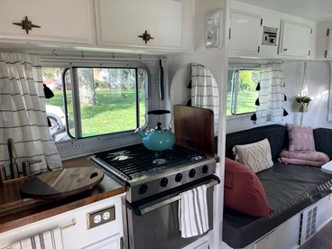 Beautiful Farmstay Hill Cottage and Tiny Equipped Camper in Maryland - Darnestown, Maryland - glamping.directory