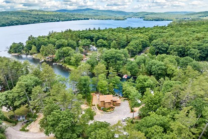 Scenic Lakefront Escape with Kayaks and Canoes in Meredith, New Hampshire - Meredith, New Hampshire - glamping.directory