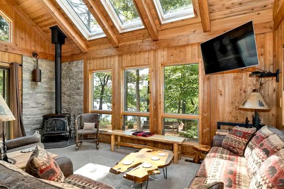 Scenic Lakefront Escape with Kayaks and Canoes in Meredith, New Hampshire - Meredith, New Hampshire - glamping.directory