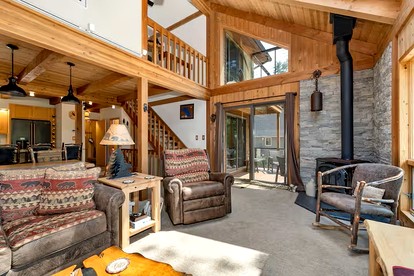 Scenic Lakefront Escape with Kayaks and Canoes in Meredith, New Hampshire - Meredith, New Hampshire - glamping.directory