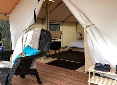 Romantic Tent Getaway for Two with a Private Deck in Soldotna, Alaska - Soldotna, Alaska - glamping.directory