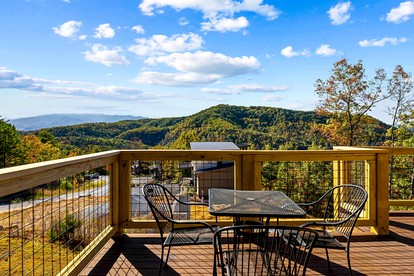 Luxury Mountain Cabin with Hot Tub and Panoramic Views near Pigeon Forge, Tennessee - Sevierville, Tennessee - glamping.directory