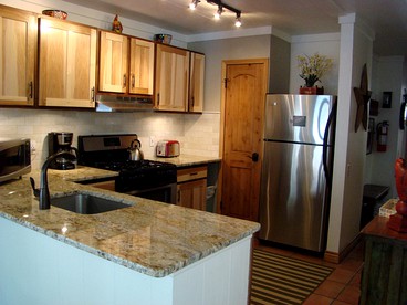 Western-Style Vacation Rental for a Ski Getaway in Taos County, New Mexico - Taos Ski Valley, New Mexico - glamping.directory