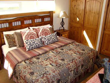 Western-Style Vacation Rental for a Ski Getaway in Taos County, New Mexico - Taos Ski Valley, New Mexico - glamping.directory