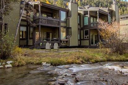 Western-Style Vacation Rental for a Ski Getaway in Taos County, New Mexico - glamping.directory