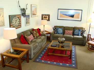 Western-Style Vacation Rental for a Ski Getaway in Taos County, New Mexico - Taos Ski Valley, New Mexico - glamping.directory