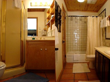 Western-Style Vacation Rental for a Ski Getaway in Taos County, New Mexico - Taos Ski Valley, New Mexico - glamping.directory