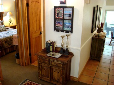 Western-Style Vacation Rental for a Ski Getaway in Taos County, New Mexico - Taos Ski Valley, New Mexico - glamping.directory