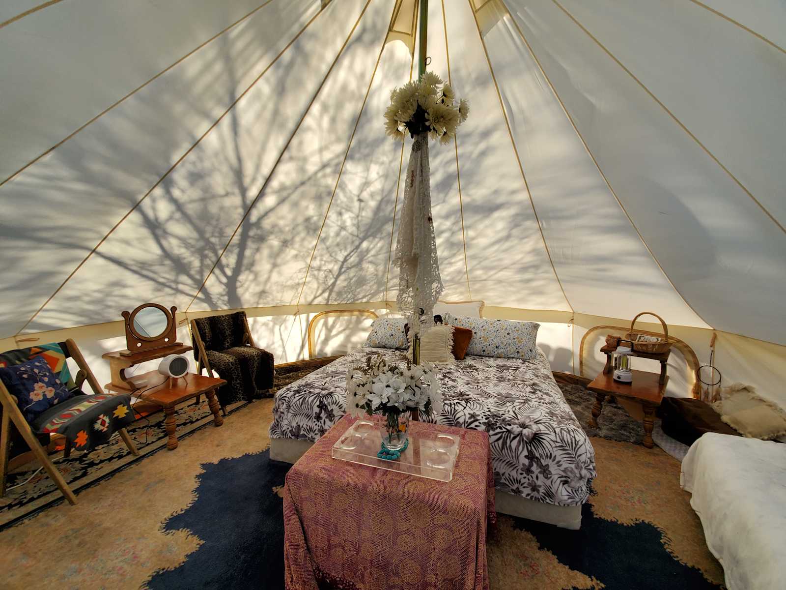 JT High desert Hideout - Homestead Valley, California - glamping.directory