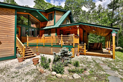 Gorgeous Luxury Cabin with Hot Tub for Family and Ski Getaways in Killington, Vermont - glamping.directory