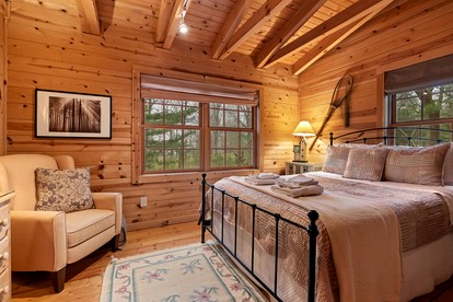 Peaceful Forest Cabin with Hot Tub, Fireplace & Outdoor Lounge in Saugatuck, Michigan - Saugatuck, Michigan - glamping.directory