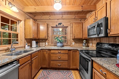 Peaceful Forest Cabin with Hot Tub, Fireplace & Outdoor Lounge in Saugatuck, Michigan - Saugatuck, Michigan - glamping.directory