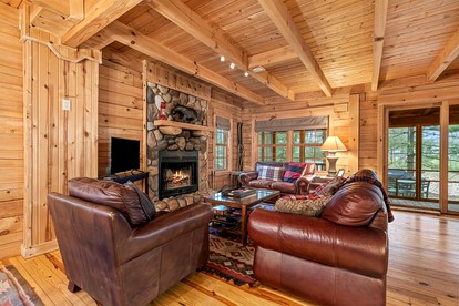 Peaceful Forest Cabin with Hot Tub, Fireplace & Outdoor Lounge in Saugatuck, Michigan - Saugatuck, Michigan - glamping.directory