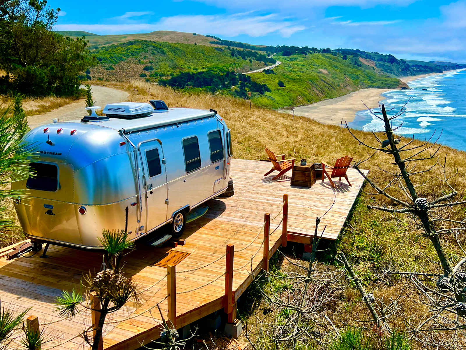 Tunitas Beach Overlook - Airstream - glamping.directory